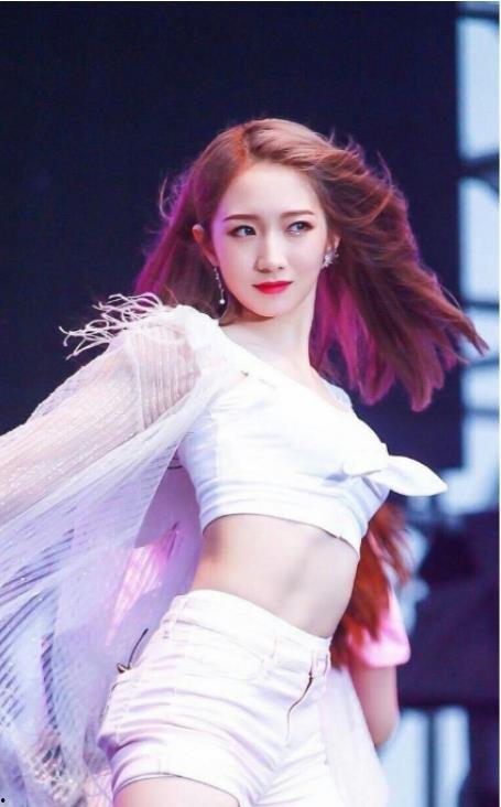 孟美岐回应发胖视频爆料,展现自信态度