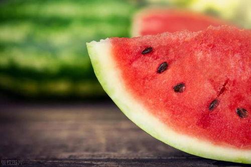 分享各种吃瓜的文案,盘点那些让人笑到肚子疼的吃瓜瞬间